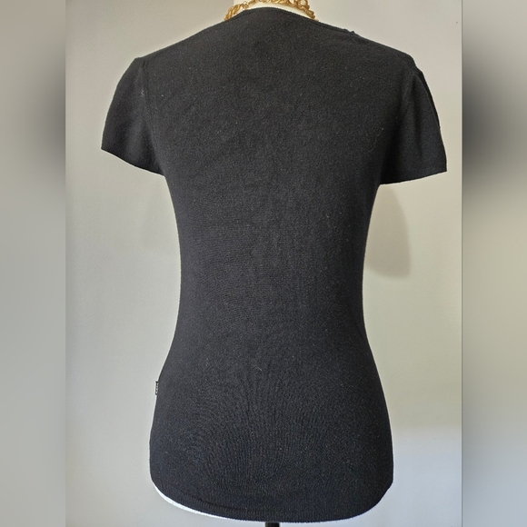 BCBG Black V-Neck Thick Stretchy Short Sleeve Top. Size Small - Picture 6 of 11